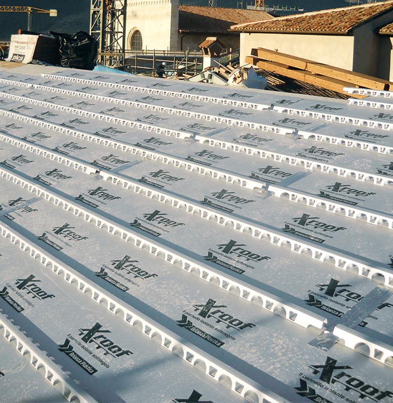 XROOF XL - pannello termoisolante maggiore ventilazione - massima garanzia pedonabilità XROOF XL - pannello termoisolante maggiore ventilazione - massima garanzia pedonabilità